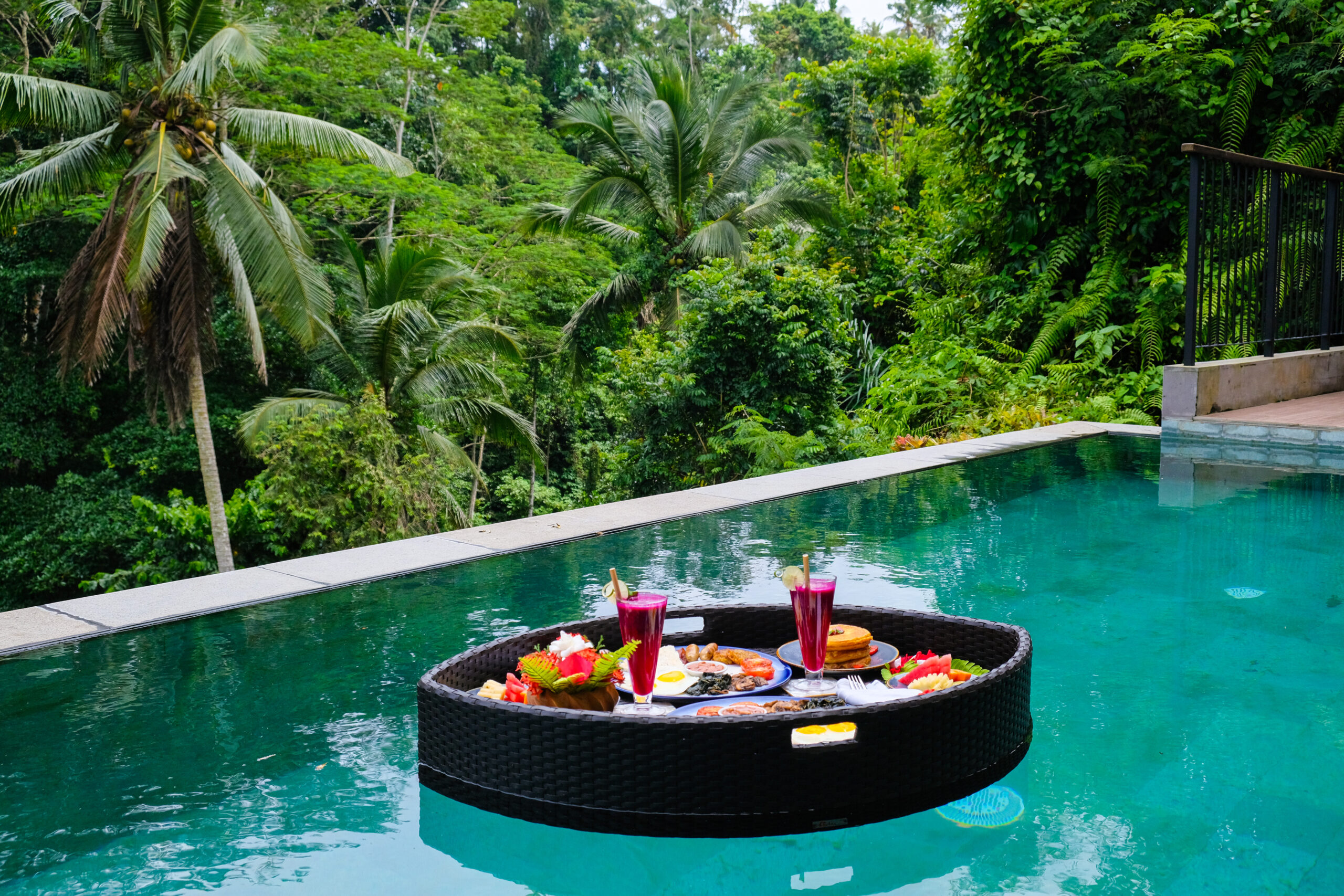 Floating breakfast at Hura Restaurant